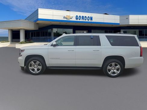 Used 2016 Chevrolet Suburban LT w/ Luxury Package AWD/4WD image 2