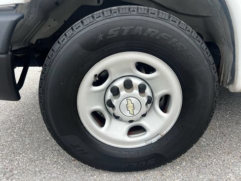 Used 2021 Chevrolet Express 2500 Extended w/ Driver Convenience Package RWD image 19