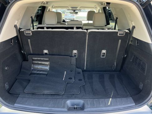 Used 2023 Nissan Pathfinder SL AWD/4WD image 23