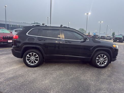 Used 2019 Jeep Cherokee Latitude Plus w/ Cold Weather Group AWD/4WD image 4
