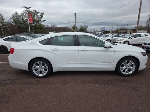 Used 2015 Chevrolet Impala LT w/ Convenience Package image 2