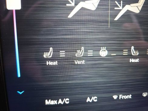 Used 2022 RAM 1500 Laramie w/ Night Edition image 8