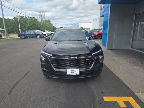 Certified 2024 Chevrolet Trax RS w/ Driver Confidence Package FWD image 4