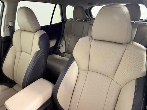 Used 2025 Subaru Outback Limited image 35