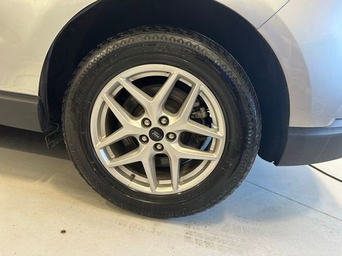 Used 2024 Ford Edge SEL image 8