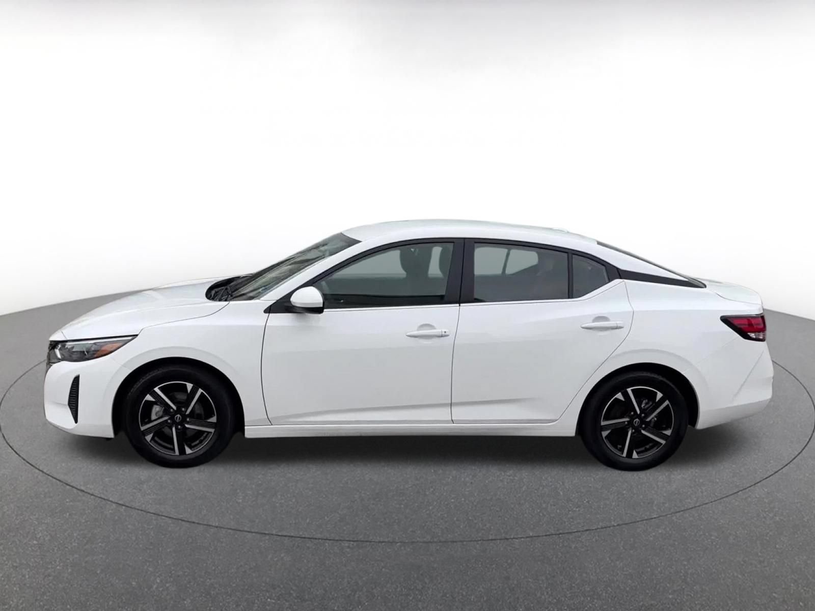 Used 2025 Nissan Sentra SV FWD image 8