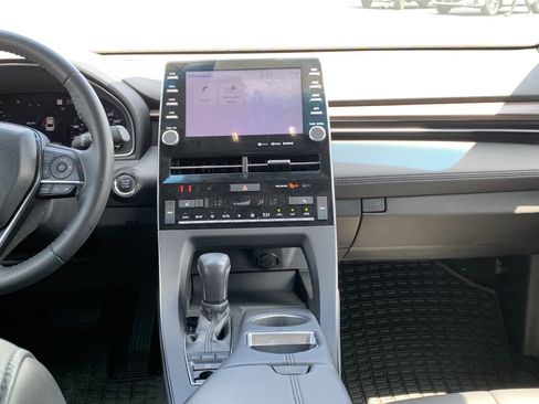 Used 2022 Toyota Avalon XLE FWD image 30