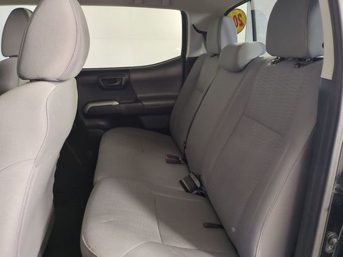 Used 2018 Toyota Tacoma SR5 image 15