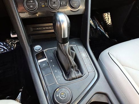 Used 2021 Volkswagen Tiguan SEL Premium R-Line AWD/4WD image 27