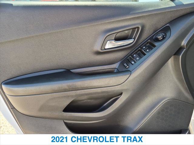 Used 2021 Chevrolet Trax LS w/ Tint and Cruise Package AWD/4WD image 12