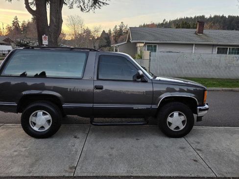 Used 1992 GMC Yukon 4WD 2-Door image 4