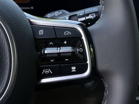 New 2026 Kia Carnival EX FWD image 38