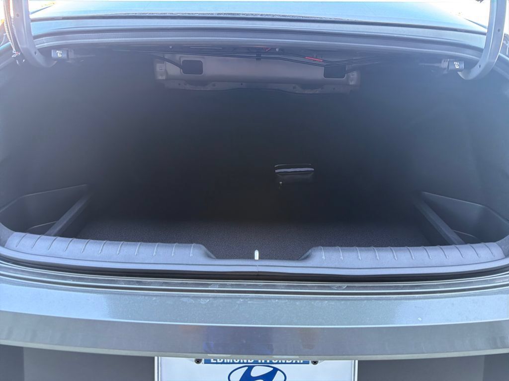 New 2026 Hyundai Elantra SEL Sport FWD image 31