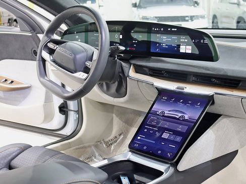 Used 2022 Lucid Air Grand Touring image 37