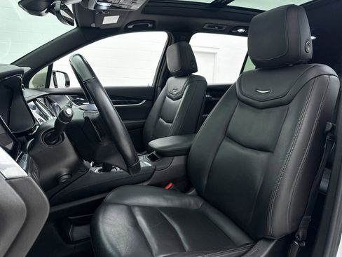 Used 2023 Cadillac XT6 Premium Luxury image 21