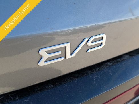Certified 2024 Kia EV9 Land image 14