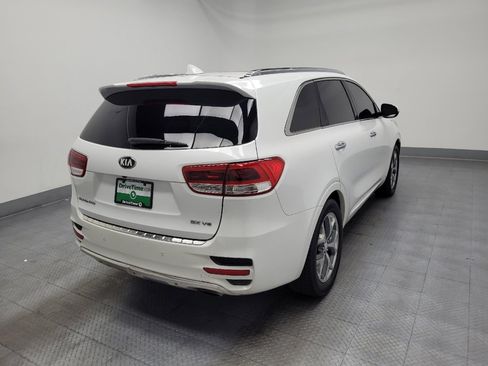 Used 2017 Kia Sorento SX image 9