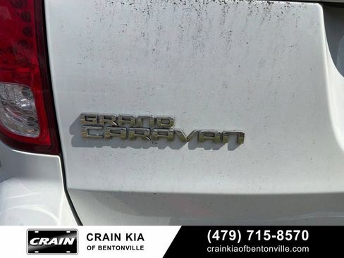 Used 2014 Dodge Grand Caravan SXT w/ UConnect Hands-Free Group FWD image 8