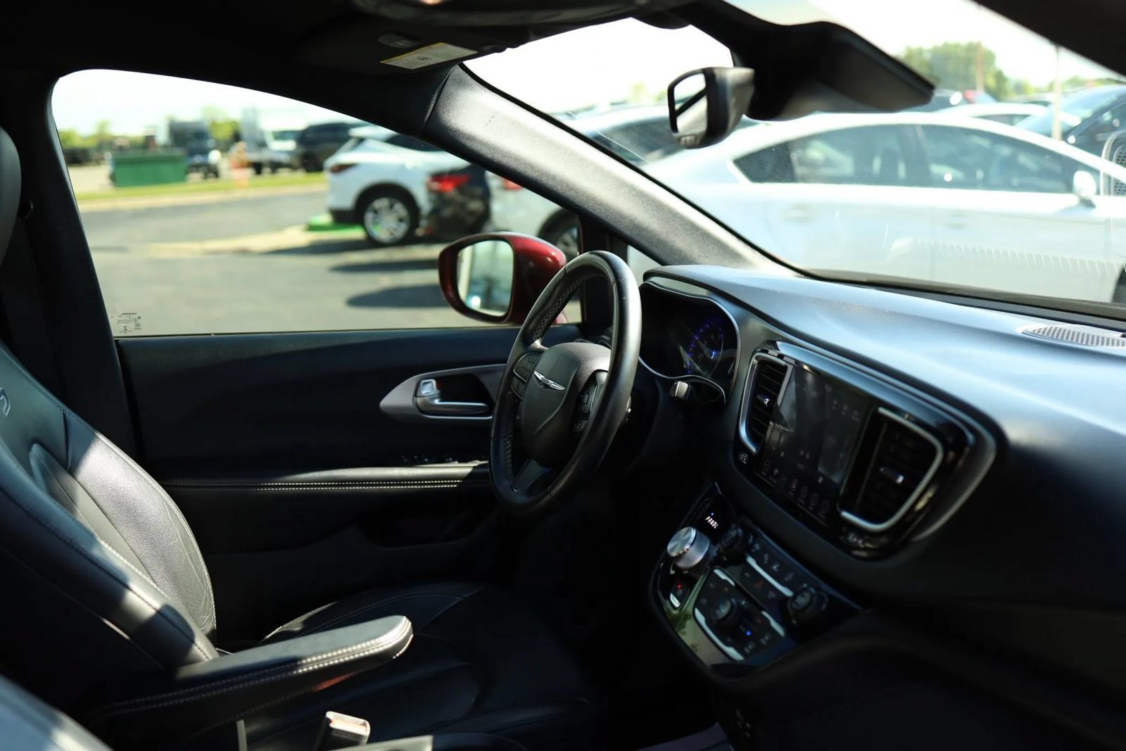 Used 2019 Chrysler Pacifica Touring-L w/ Advanced Safetytec Group FWD image 46