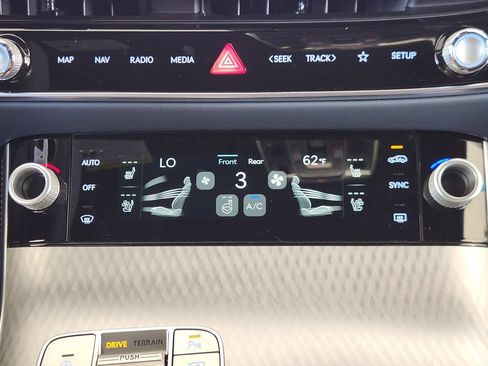 New 2026 Genesis GV70 2.5T Sport Prestige AWD/4WD image 15