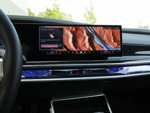 Used 2026 BMW 740i xDrive AWD/4WD image 9