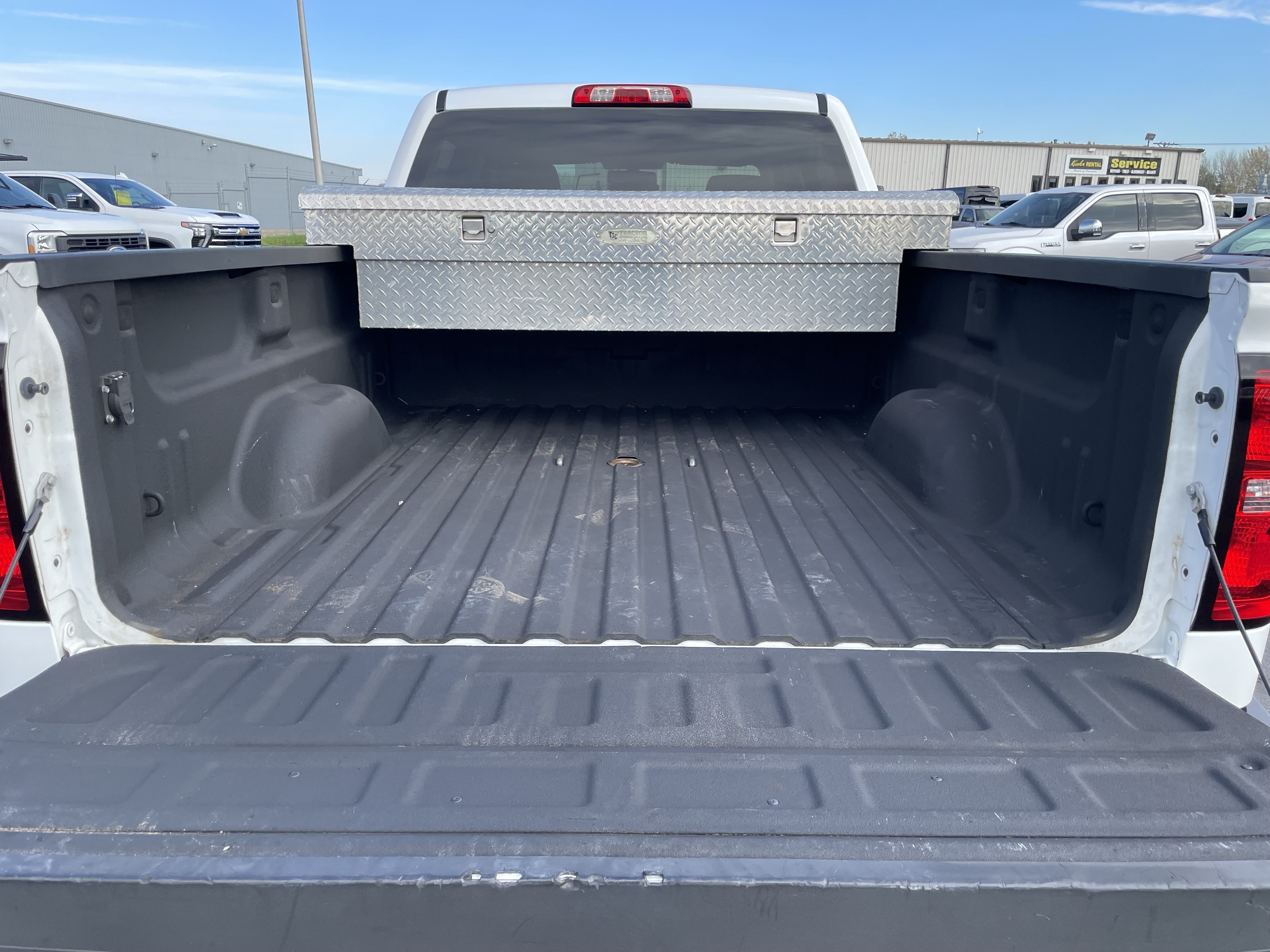 Used 2015 Chevrolet Silverado 2500 LT w/ LT Convenience Package AWD/4WD image 10