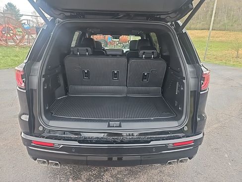 New 2026 GMC Acadia Denali Ultimate w/ LPO, Floor Liner Package AWD/4WD image 21