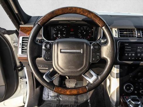 Used 2018 Land Rover Range Rover HSE image 13