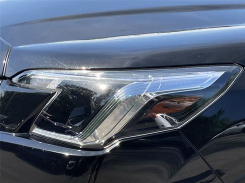 Certified 2023 Subaru Forester Premium AWD/4WD image 9