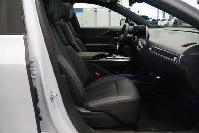 Used 2026 Cadillac Lyriq Sport w/ LPO, Floor Liner Package AWD/4WD image 17