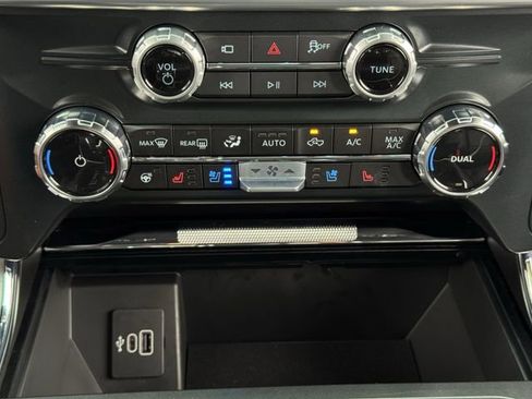 Certified 2025 Ford F150 Lariat w/ Equipment Group 501A Mid image 19