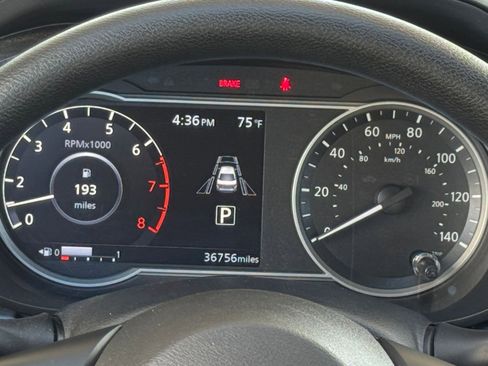 Used 2025 Nissan Versa SV image 39