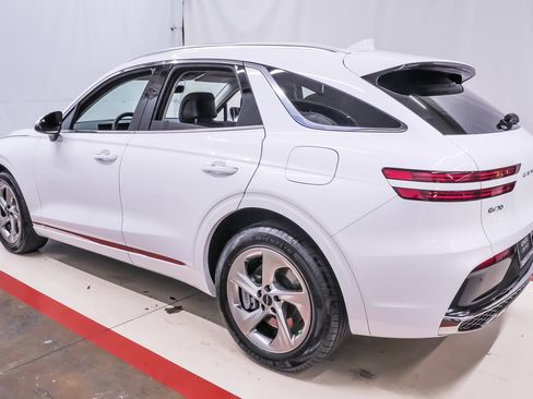 Certified 2026 Genesis GV70 2.5T AWD/4WD image 8
