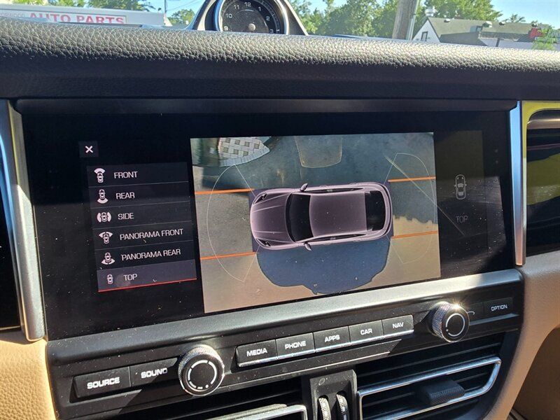Used 2021 Porsche Macan AWD/4WD image 9