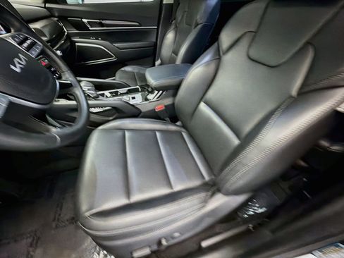Used 2025 Kia Telluride S FWD image 10
