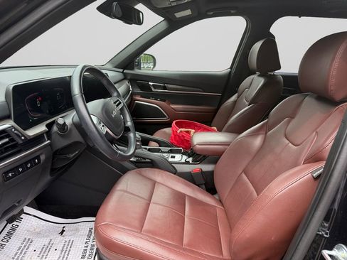 Certified 2024 Kia Telluride EX w/ EX Captain's Chair Package AWD/4WD image 10