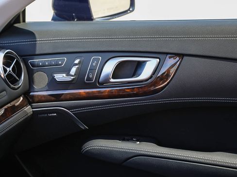 Used 2013 Mercedes-Benz SL 550 image 21