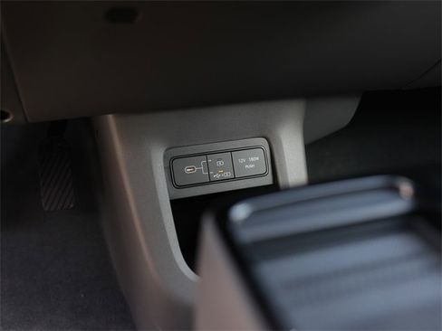 Certified 2025 Hyundai Ioniq 5 SEL image 17