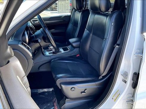 Used 2021 Jeep Grand Cherokee Laredo X image 24