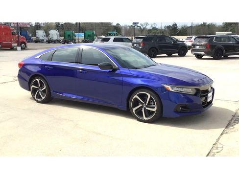 Used 2022 Honda Accord Sport image 2