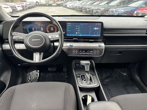 Used 2024 Hyundai Kona SEL image 12