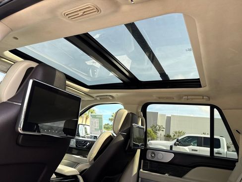 Used 2020 Lincoln Navigator L Black Label w/ Cargo Convenience Package AWD/4WD image 8