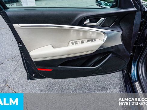 Used 2025 Genesis G70 2.5T RWD image 47