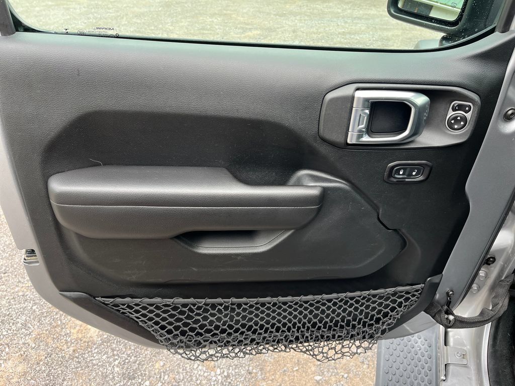 Used 2018 Jeep Wrangler Unlimited Sport S AWD/4WD image 12