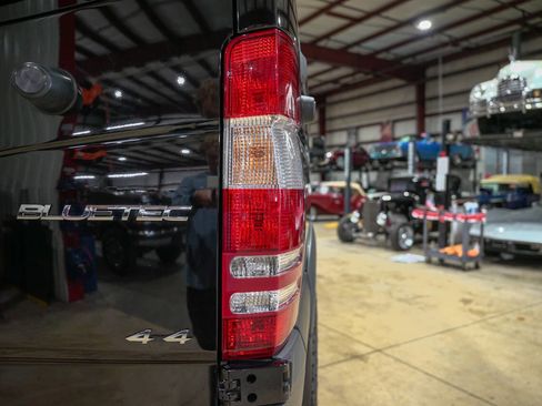 Used 2016 Freightliner Sprinter 2500 image 38