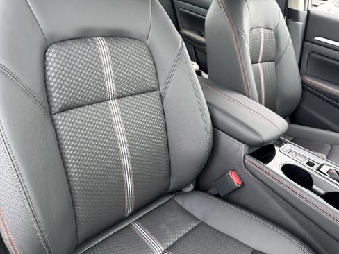 New 2025 Nissan Altima 2.5 SR image 19