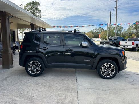 Used 2017 Jeep Renegade Limited image 4