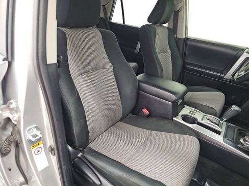 Used 2018 Toyota 4Runner SR5 AWD/4WD image 36