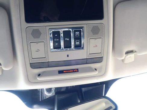 Used 2017 Jaguar XJ R-Sport image 37