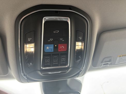 Used 2023 Jeep Grand Cherokee 4WD 4xe image 19